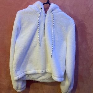 White sweater with fur